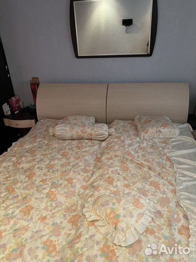 Спальный гарнитур