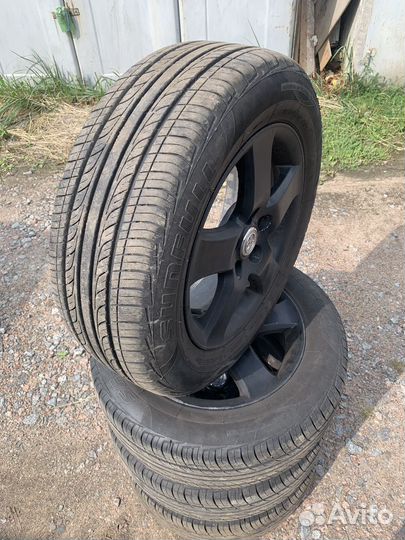 R16 Sunfull SF-688 215/60, PCD 5x114.3 DIA 60.1