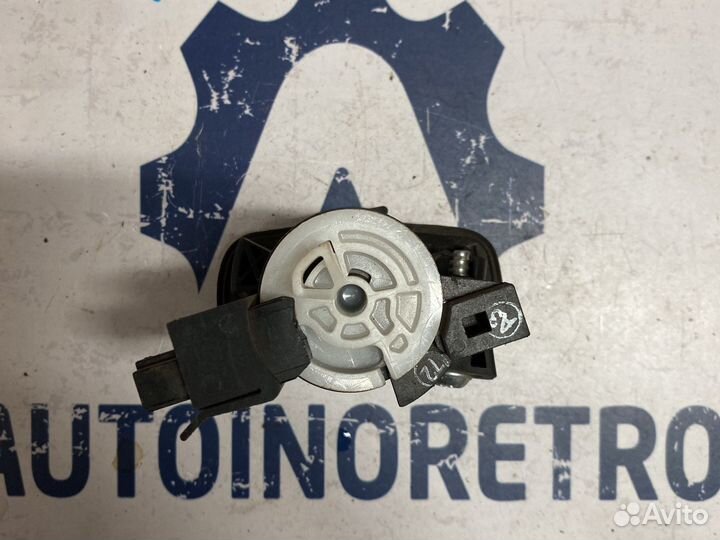 Кнопка открывания багажника Mercedes A2047500261