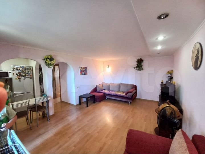 2-к. квартира, 42 м², 6/9 эт.