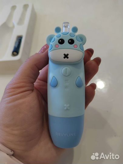 Электрическая звуковая зубная щётка Revyline RL025