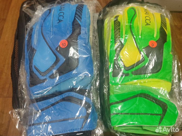 Вратарские перчатки