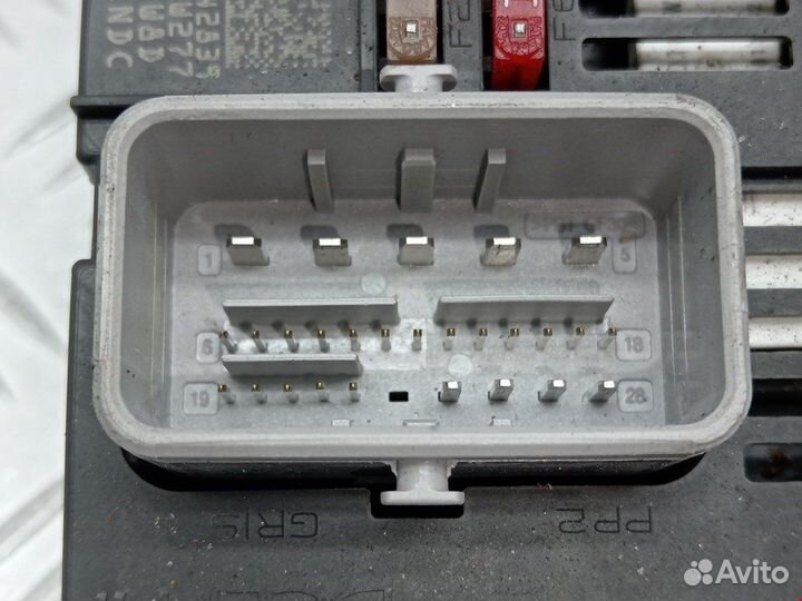 Блок предохранителей для Peugeot-Citroen 308