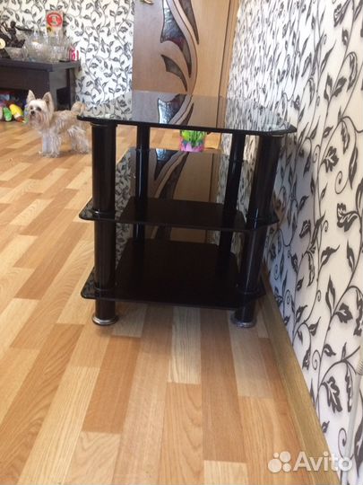 Стеклянная тумба