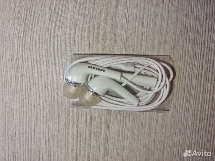 Наушники Samsung (Новые)