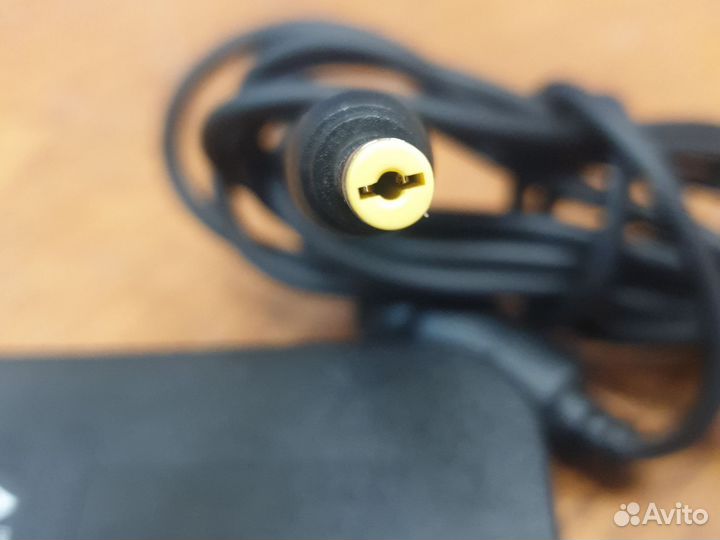 Блок питания для мониторов и ноутбуков