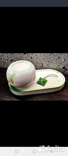 Гипсовый подсвечник со свечой и гипсовый поднос