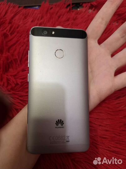 Телефон Huawei nova