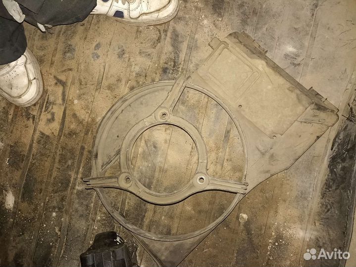 Корпус вентилятора радиатора Audi 100 C4