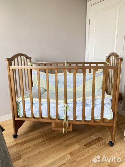 Кроватка детская