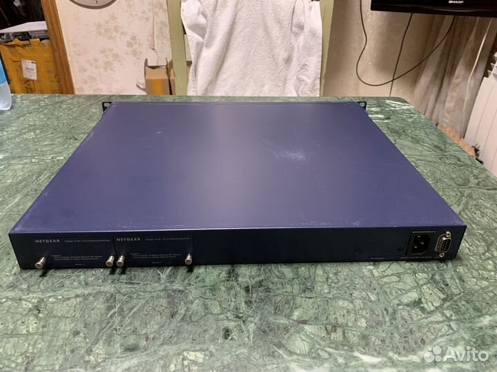 Switch Netgear GSM7328S