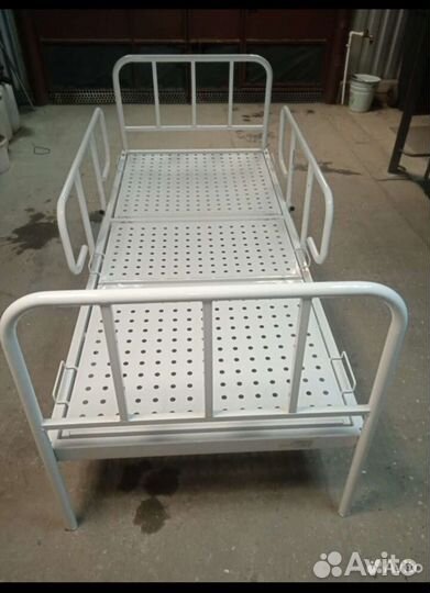 Медицинская кровать для лежачих больных