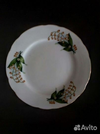 Тарелки, блюда, блюдца