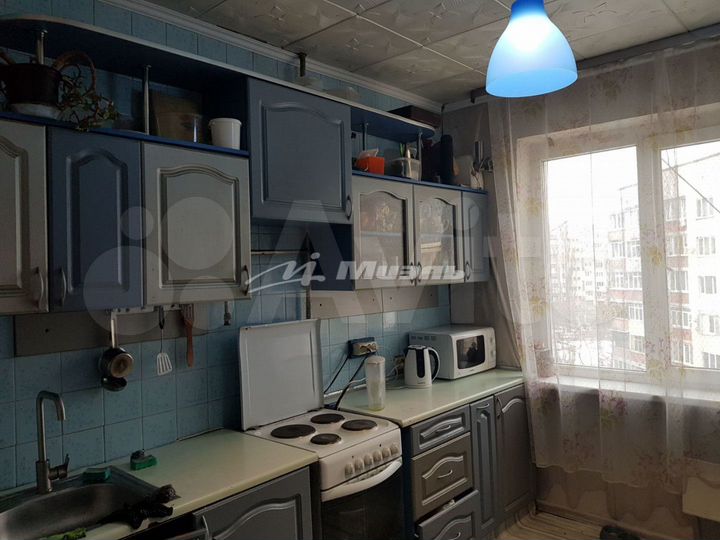 Доля в 4-к. квартире, 80 м², 8/9 эт.