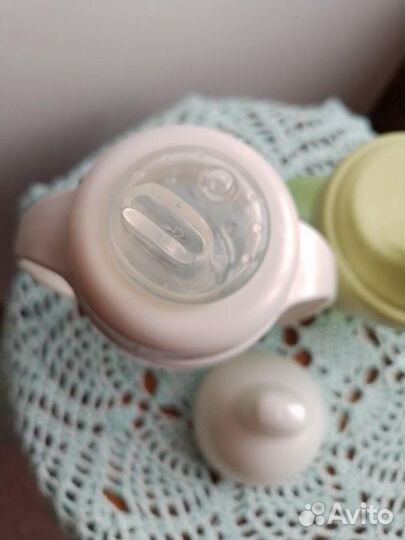 Два детских поильничка