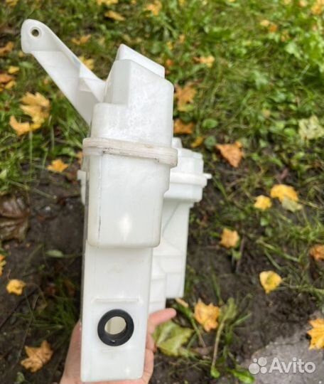 Бачок омывателя nissan teana