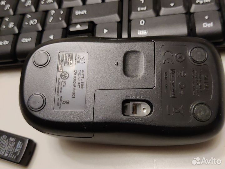 Беспроводная клавиатура и мышь Logitech MK220