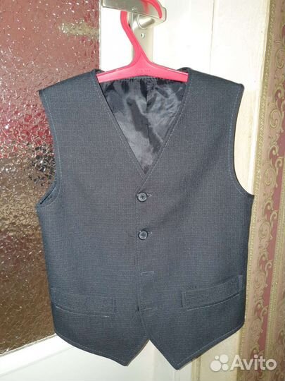 Школьный костюм для мальчика 128 серый