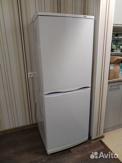 Продам холодильник Атлант