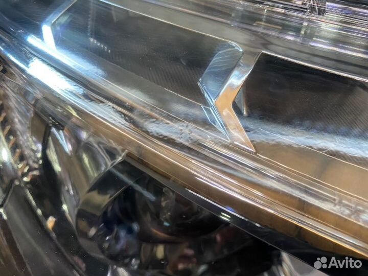 Фара галогеновая передняя правая Mitsubishi L200