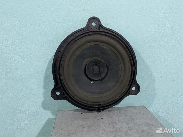 Динамик задний правый Nissan tiida C11