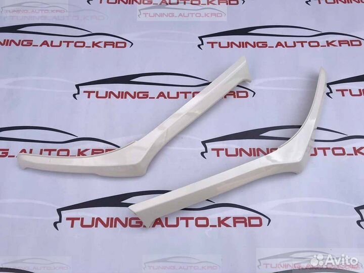 Ресницы на фары Toyota Land Cruiser 200 O5661