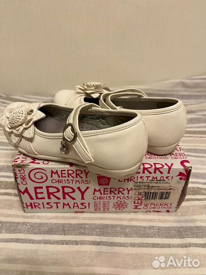 Туфли белые и черные для девочки р. 27