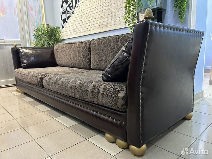 Кожаный диван