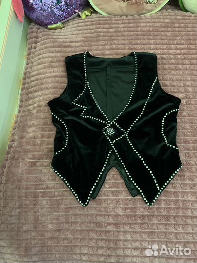 Костюм для выступелений по фигурному катанию