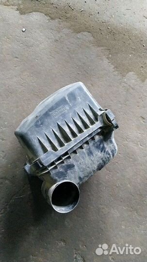 Корпус воздушного фильтра Toyota Corolla E15 2006