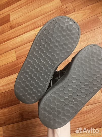 Кроссовки adidas детские