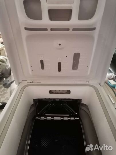 Стиральная машина Indesit с вертикальной загрузкой