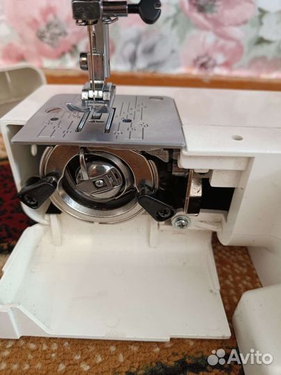 Швейная машина Janome 2041s