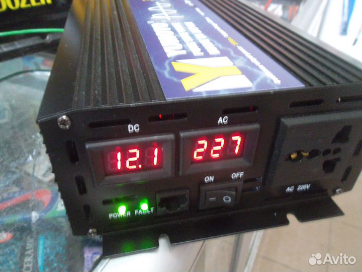 Преобразователь бесперебойник напряжения 12-220