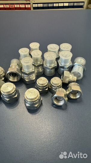 Фитинги и соединители для безвоздушных красочных а