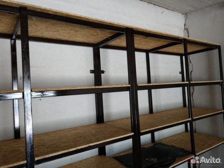 Стол, верстак в гараж. Стеллажи, кронштейны