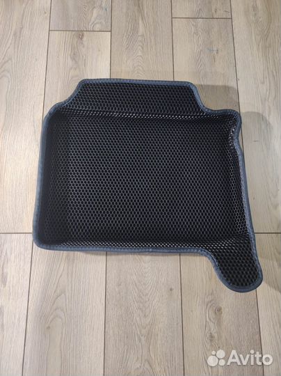 Эво автоковрики 3Д с бортиками Fisker