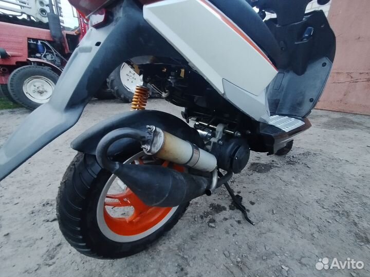 Продаю скутер stels vortex 50