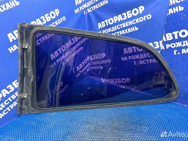 Стекло глухое заднее правое Mitsubishi Colt купе