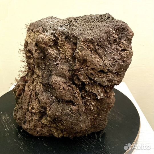 Крупная декорация из тяжёлой лавы