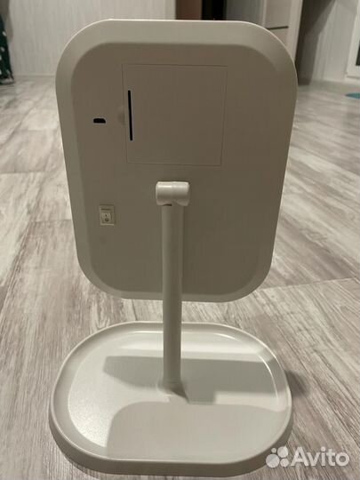 Зеркало для макияжа с подсветкой