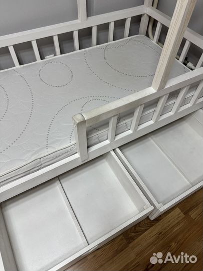 Кроватка домик бу 80/160