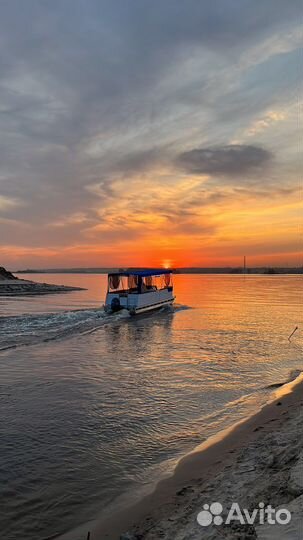 Экскурсия на речном трамвайчике, аренда катера