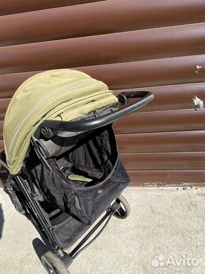 Прогулочная коляска хаки Carrello maestro