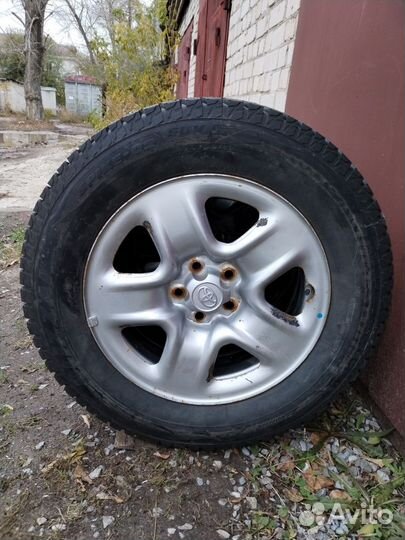 Bridgestone Blizzak Spike-02 SUV 225/65 R17