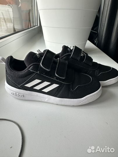 Кроссовки детстке adidas