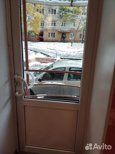 Дверь пластиковая входная