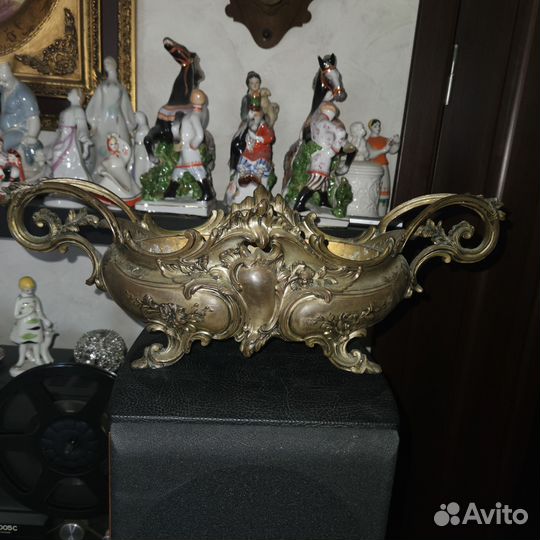 Старинная жардиньерка