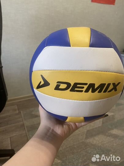 Волейбольный мяч Demix