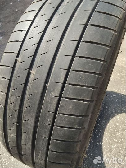 Michelin Pilot Sport 4 245/45 R18